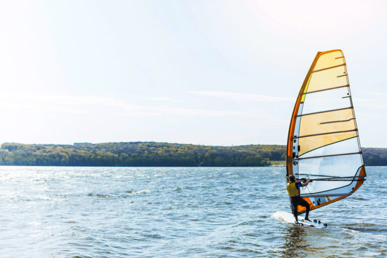 Czy warto nauczyć się windsurfingu?